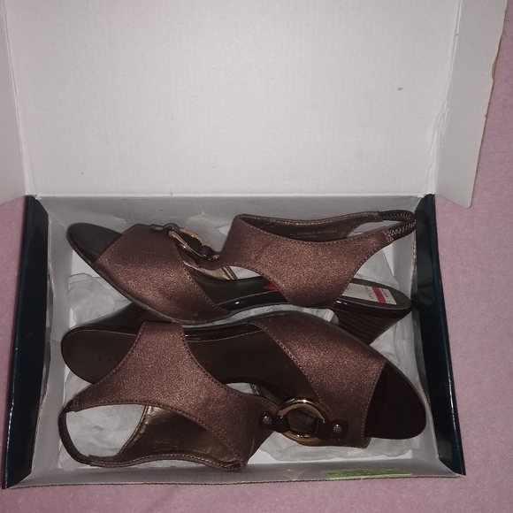 NWT Karen Scott women's sandals size 9 - Picture 7 of 7